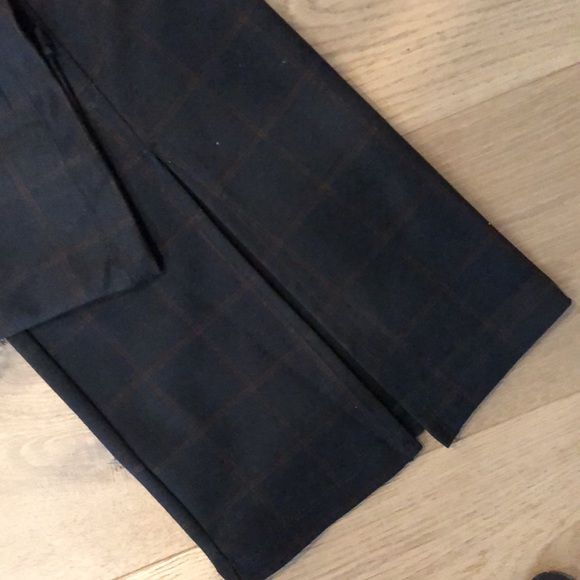 Max Studio Black knit flared slacks with burgundy squared lines - Picture 2 of 6